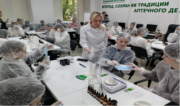 Старшеклассникам вручили билеты в профессию